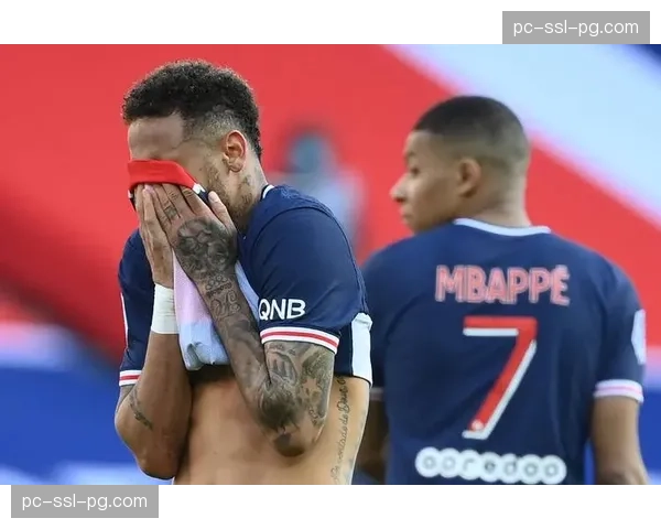 关键战火药味十足，全场共出示8张黄牌